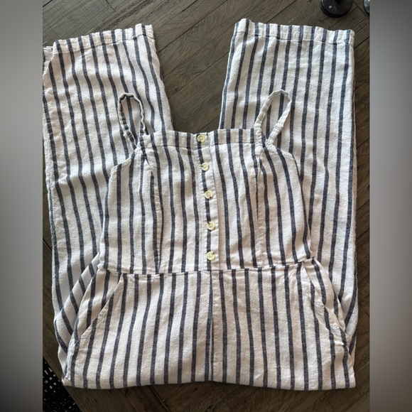 🛍️$5 SALE - Old Navy Linen & Viscose Jumpsuit, size medium - Picture 4 of 7